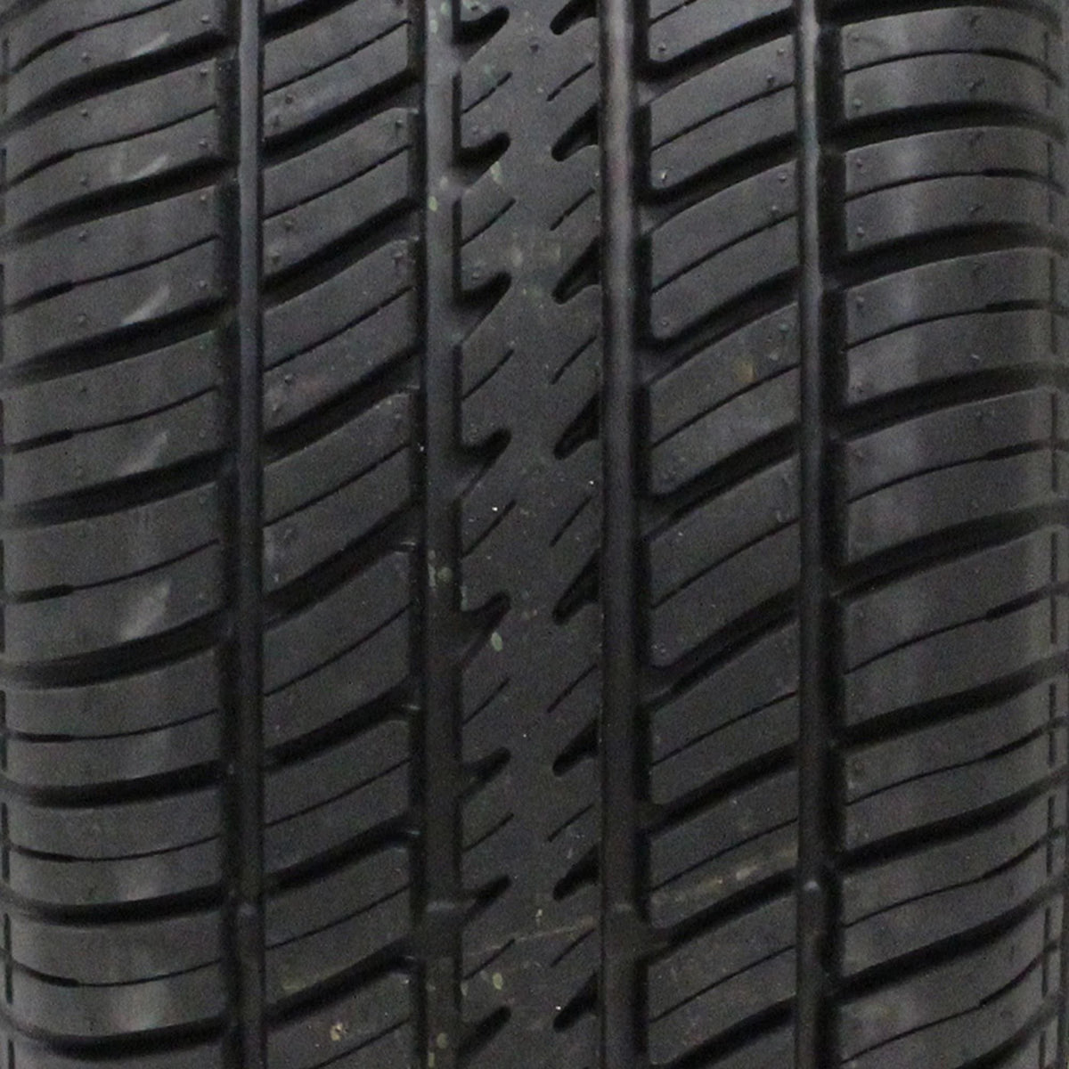 All Season P235/70R15 102T Passenger Tire S8207