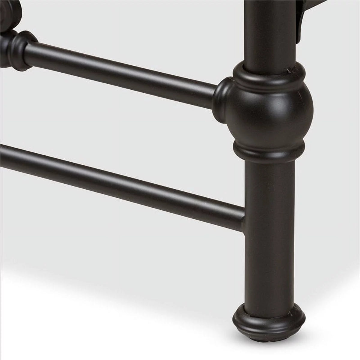Queen Bed in Black C551630