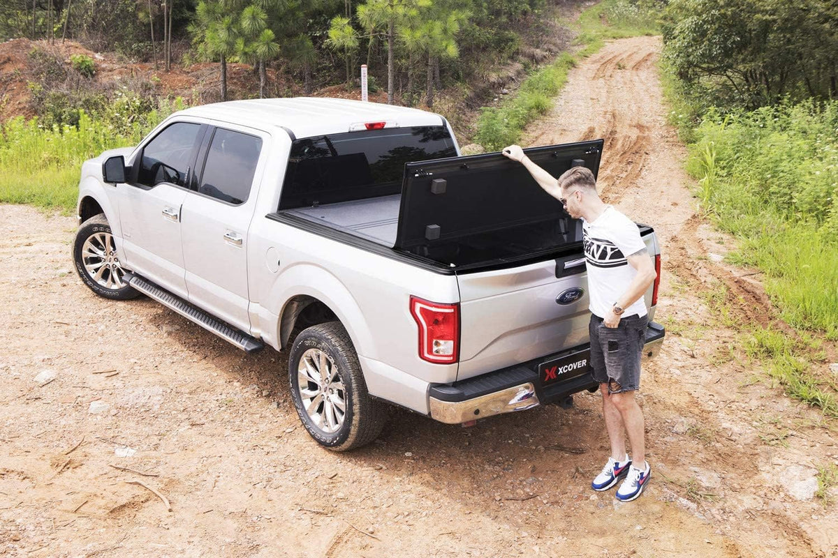 Low Profile Hard Folding Truck Bed Cover I125122