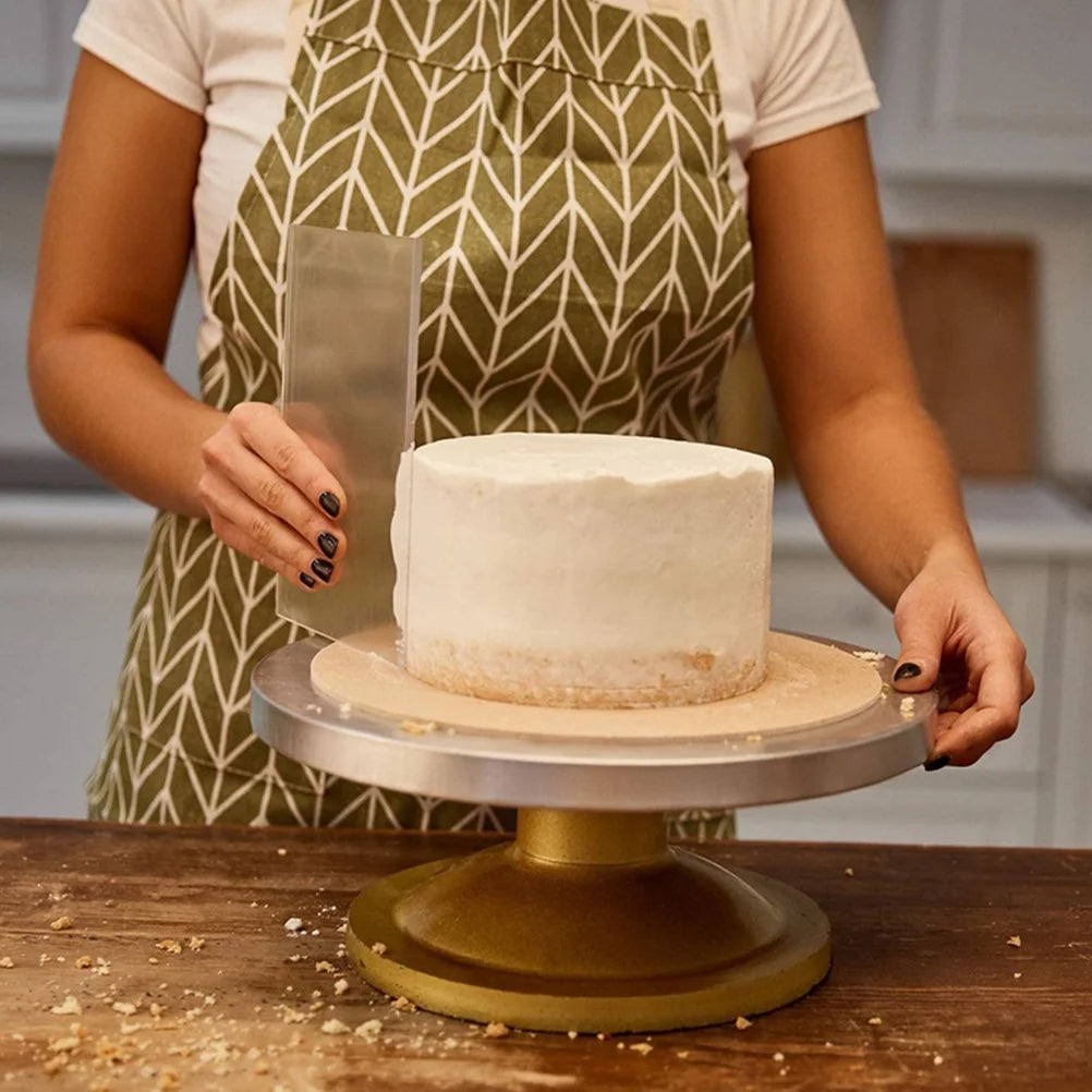 2-Piece Cake Decorating Set with Pans and Scraper W259