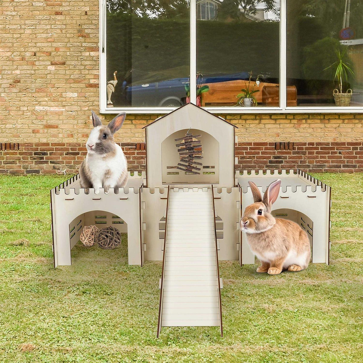 Large Wooden Rabbit Hideout with 3 Chew Toys & Staircase B737