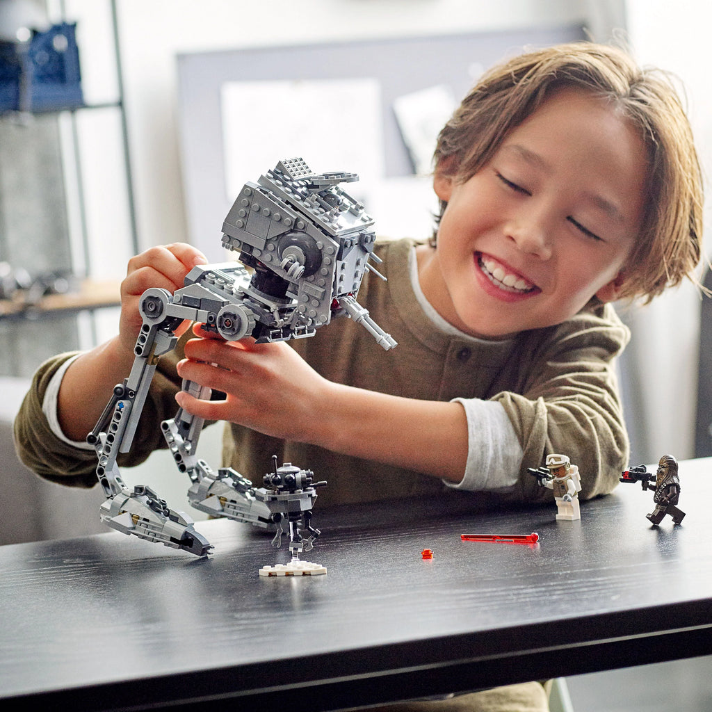 Star Wars Toy Value Pack, 2 in 1 with Snowtrooper Battle Pack and AT-ST H485
